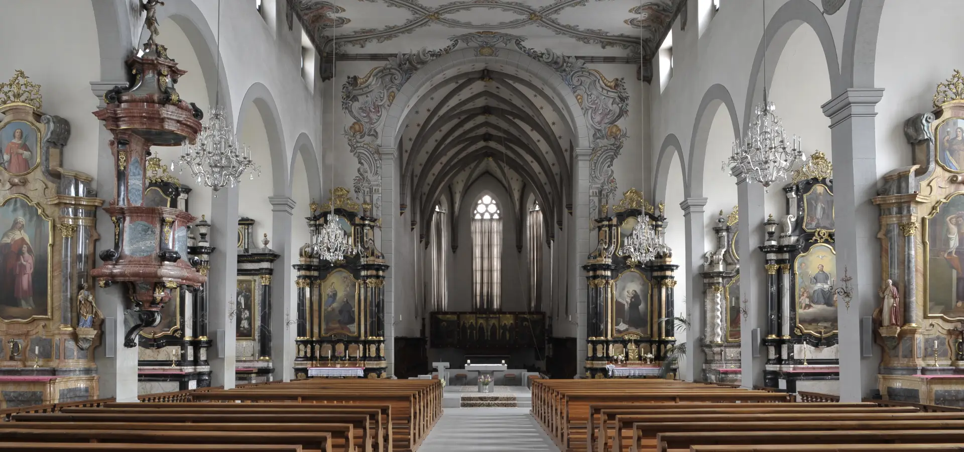 Franciscan Church (L'église du Couvent des Cordeliers) in Fribourg photo